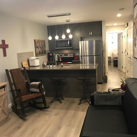 Home Sweet Condo Калгари Экстерьер фото
